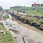 Kades desa Wonomlati menghindar saat di konfirmasi terkait Dugaan Proyek Siluman dikerjakan Oleh Oknum Kontraktor Nakal