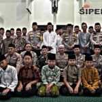 Polres Kediri Kota Menggelar Sholat Subuh Keliling untuk Meredakan Suasana Pasca Pemilu