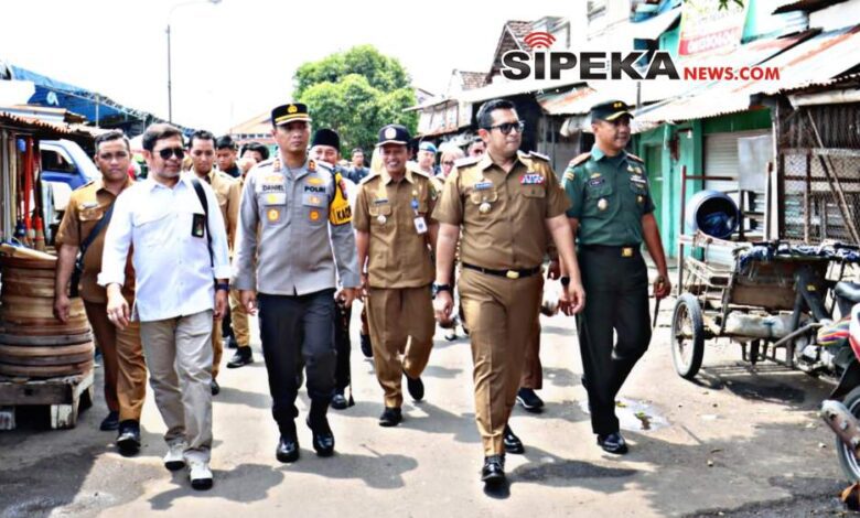 Sidak Forkopimda Kota Mojokerto di Pasar dan Swalayan untuk Memastikan Harga Pangan Jelang Lebaran