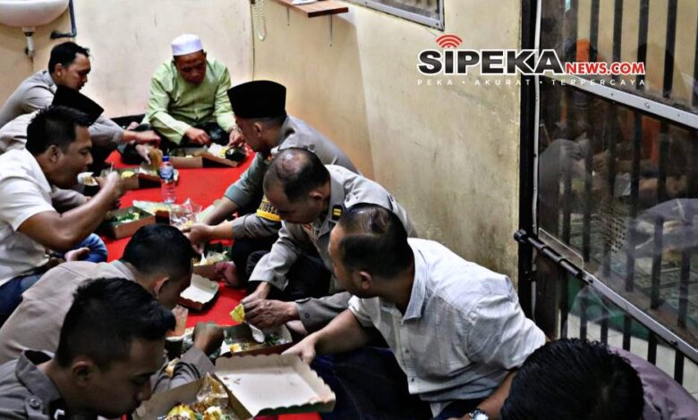 Kepolisian Resor Batu Polda Jatim Gelar Acara Buka Puasa Bersama di Rutan Polres Batu