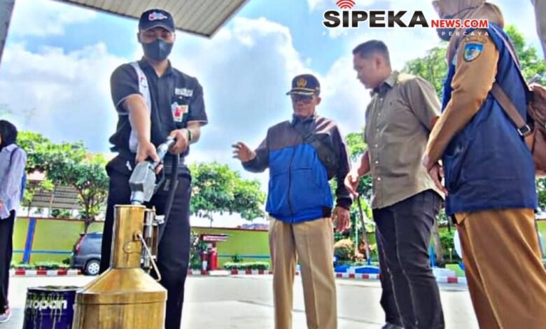Tim Gabungan Polres Kediri Sidak SPBU untuk Memastikan Stok Bahan Bakar Aman Jelang Mudik Tim Gabungan Polres Kediri Sidak SPBU untuk Memastikan Stok Bahan Bakar Aman Jelang Mudik