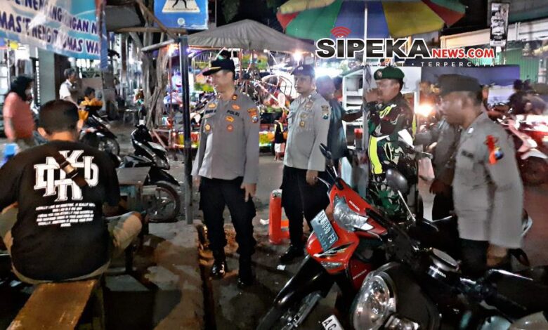 Patroli Gabungan Polisi di Pasar Kandangan Memastikan Keamanan dan Kewaspadaan