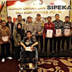 Polisi Korban Bom Gereja Surabaya Diberikan Penghargaan oleh Polri