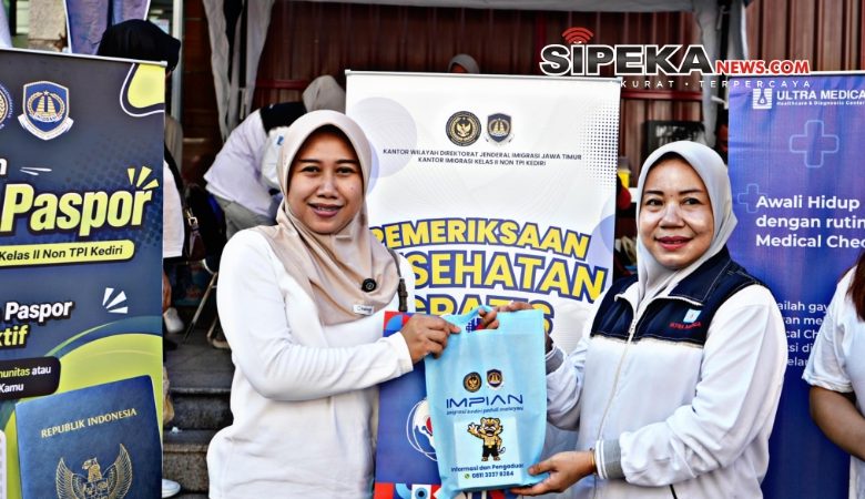 Imigrasi Kediri Bikin Heboh CFD! Warga Serbu Layanan Paspor Gratis Cek Kesehatan hingga Fun Run Imigrasi Kediri Bikin Heboh CFD! Warga Serbu Layanan Paspor Gratis Cek Kesehatan hingga Fun Run