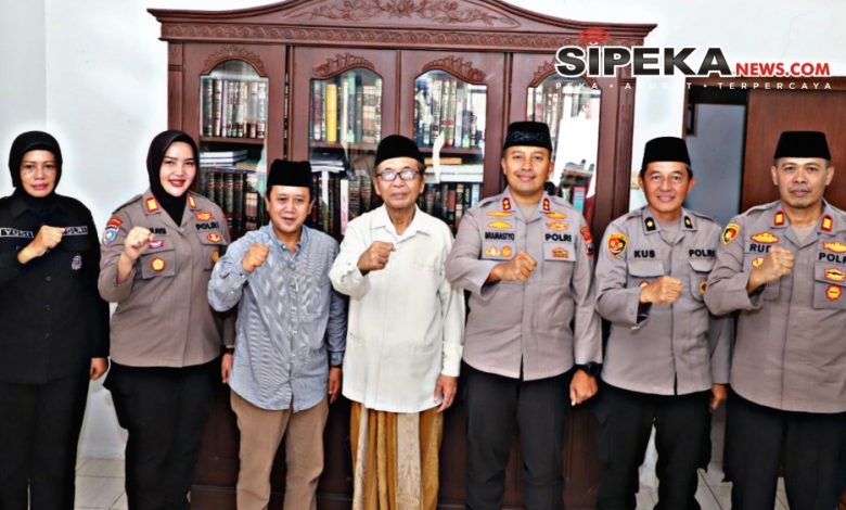 Kapolres Kediri Silaturahmi ke Ponpes Al Ihsan Jampes, Perkuat Sinergi dengan Ulama Jelang Hari Bhayangkara ke-80
